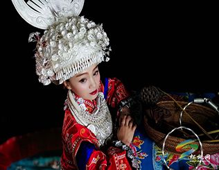 苗族“小夜莺”