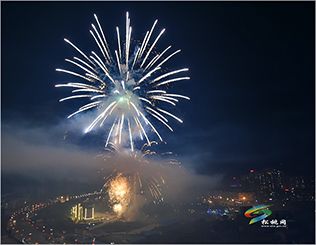 年三十“醉美”烟花夜
