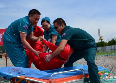 铜仁市城镇燃气管道泄漏事故应急救援演练在松桃举行