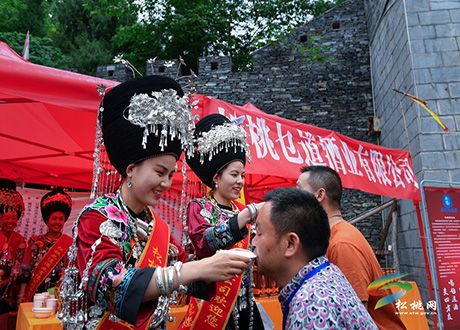 松桃·载歌载舞欢庆苗族“四月八”