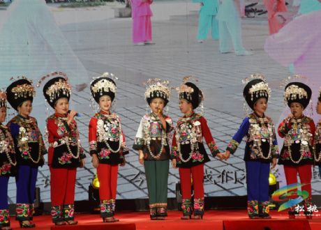 松桃举行2018年老同志文艺汇演活动