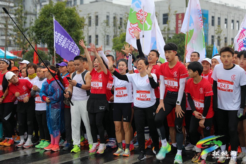 松桃：千人迎新跑 阔步奔向2024