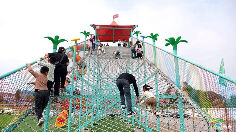 松桃国庆假期欢乐多  游乐园里人气旺