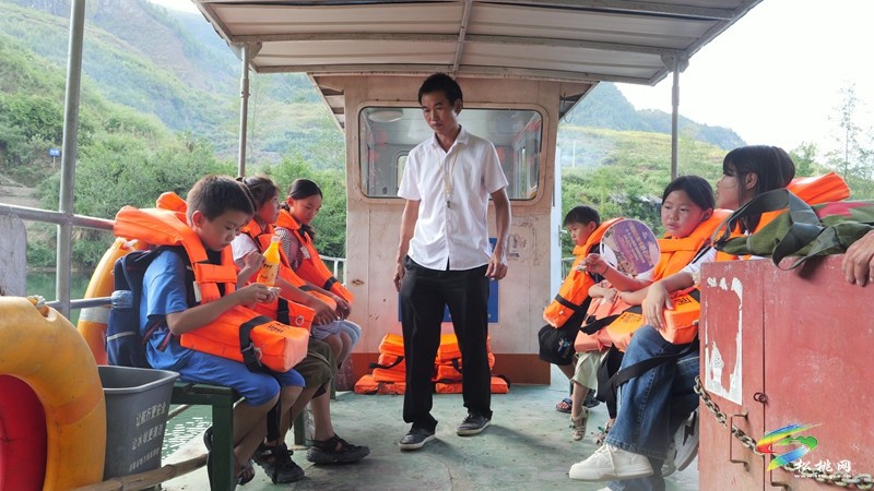 迓驾镇：乡村“摆渡人”任达兵