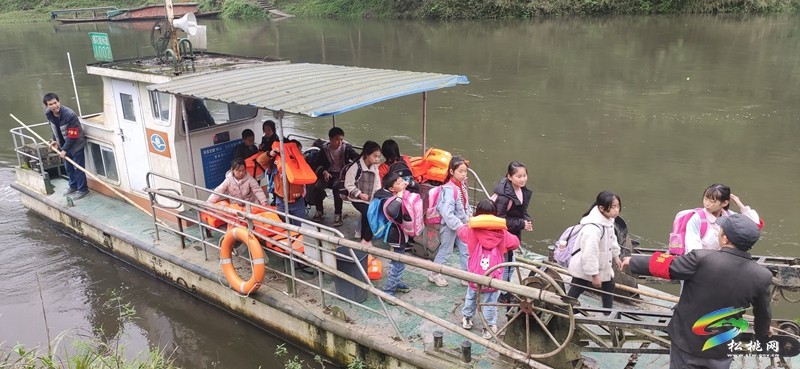 迓驾镇：乡村“摆渡人”任达兵