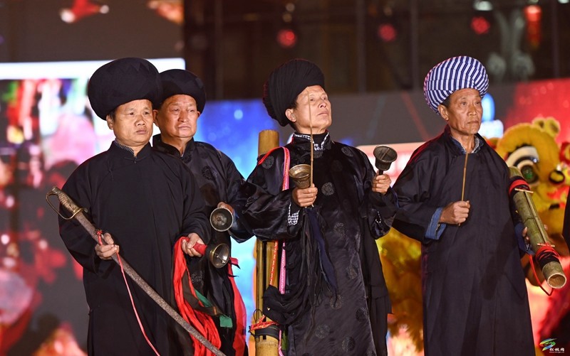 【吃贵州“晚饭”·看松桃村晚】“民”星闪耀 “乡”聚甚欢  第五期村晚好戏连台