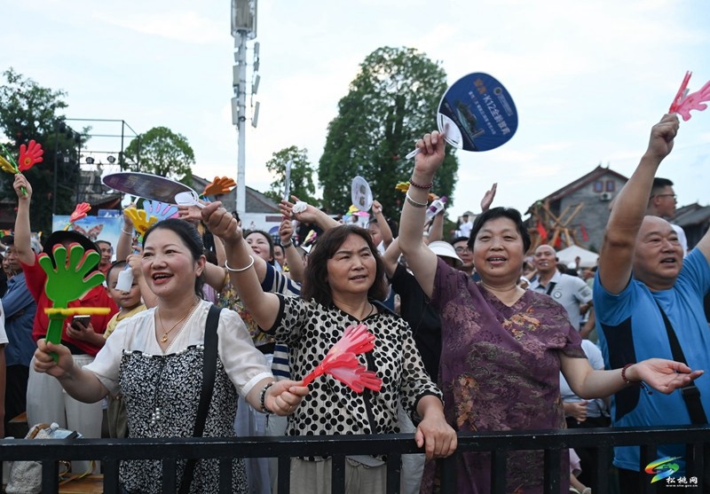 【吃贵州“晚饭”·看松桃村晚】松桃村晚第十期圆满落幕 乡村文化盛宴再掀高潮
