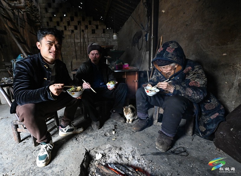 舒易飞：你们陪我长大 我伴你们到老