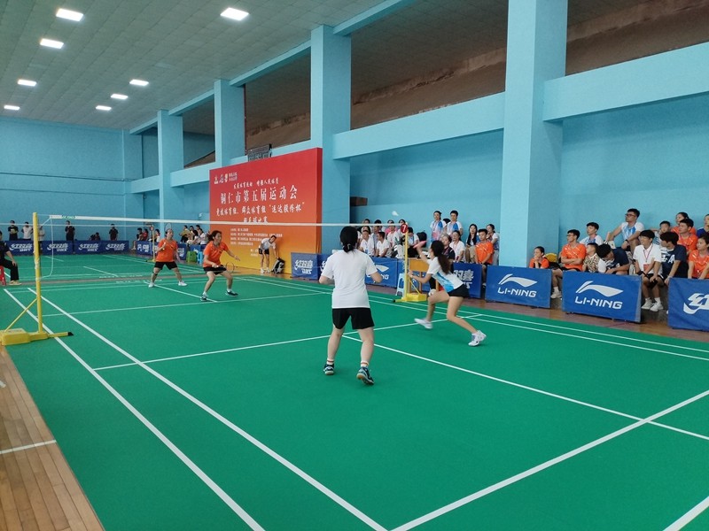 铜仁市第五届运动会群众体育组羽毛球竞赛在石阡开赛