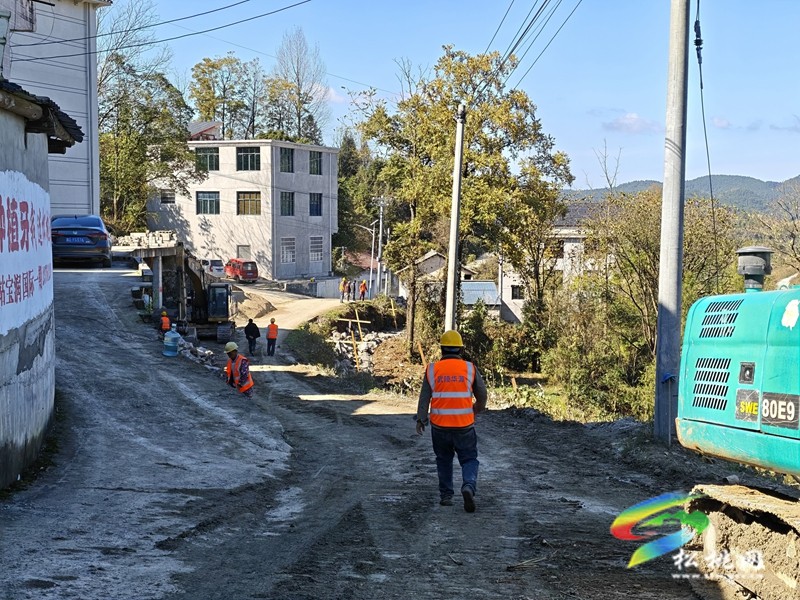 投资600万！松桃盘石镇生态旅游圈交通要道加速建设