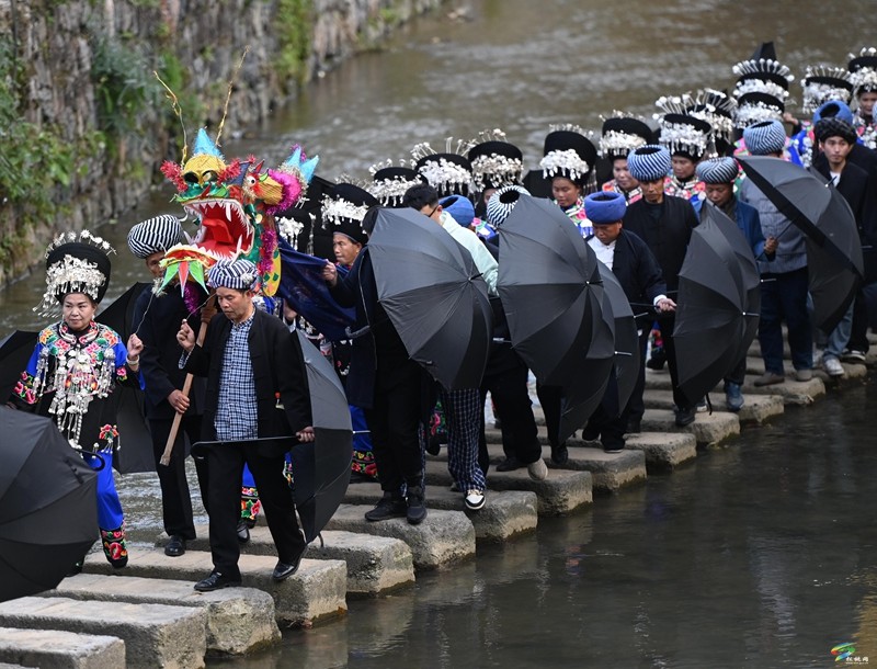 盘石镇响水洞村：举行接龙活动 祈愿村寨安康