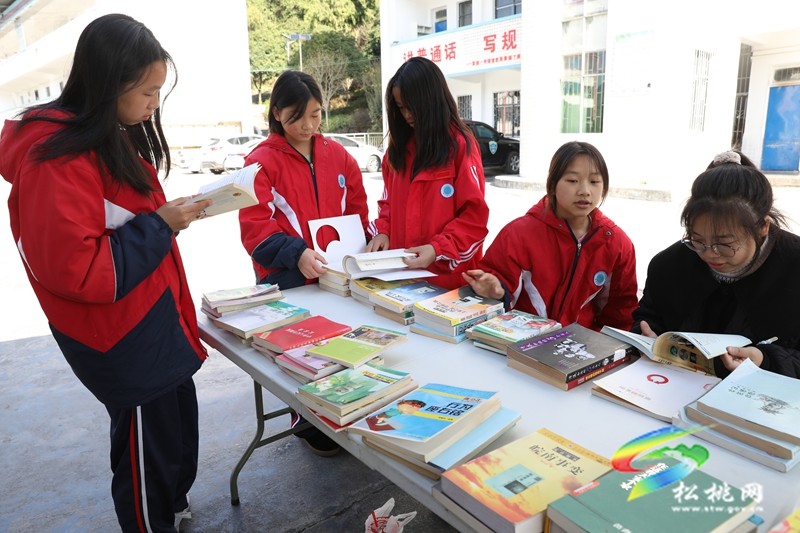 “读经典、学英烈、传薪火”欧百川爱国主义教育活动走进普觉镇中学