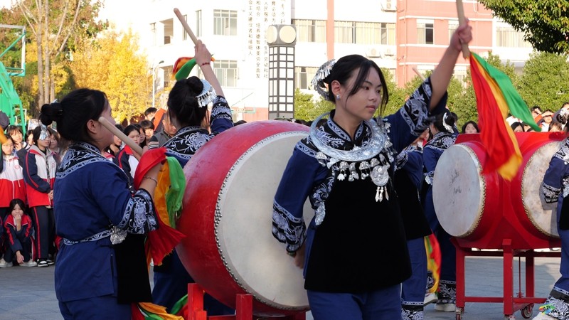 县第三高级中学举办首届社团嘉年华活动