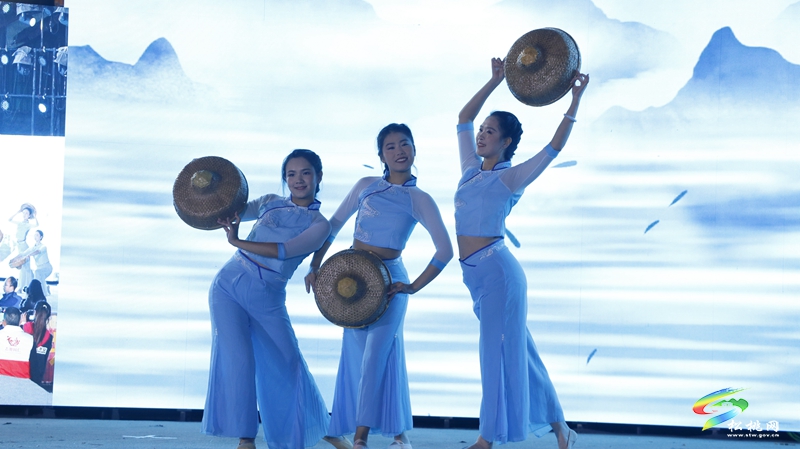 【吃贵州“晚饭”·看松桃村晚】山海同心绘盛景 村晚搭桥话情深——松桃盘信与东莞沙田共赴文化之约