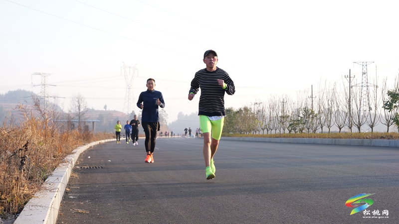 松桃跑步运动协会举办2025贵州卓裕墅建超马挑战赛