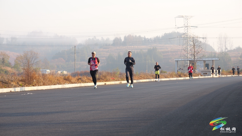 松桃跑步运动协会举办2025贵州卓裕墅建超马挑战赛
