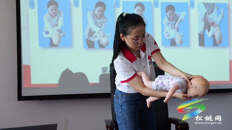 县红十字会开展2025年应急救护持证培训