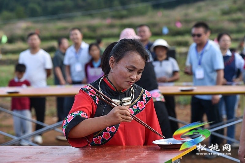 【吃贵州“晚饭”·看松桃村晚】松桃村晚·且听泥喃：走进黄板镇珍珠花生的“花样年华”