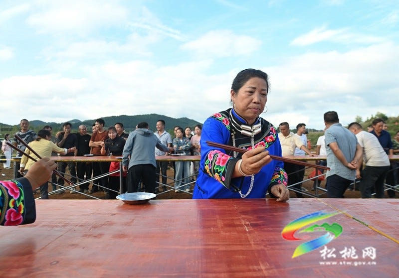 【吃贵州“晚饭”·看松桃村晚】松桃村晚·且听泥喃：走进黄板镇珍珠花生的“花样年华”