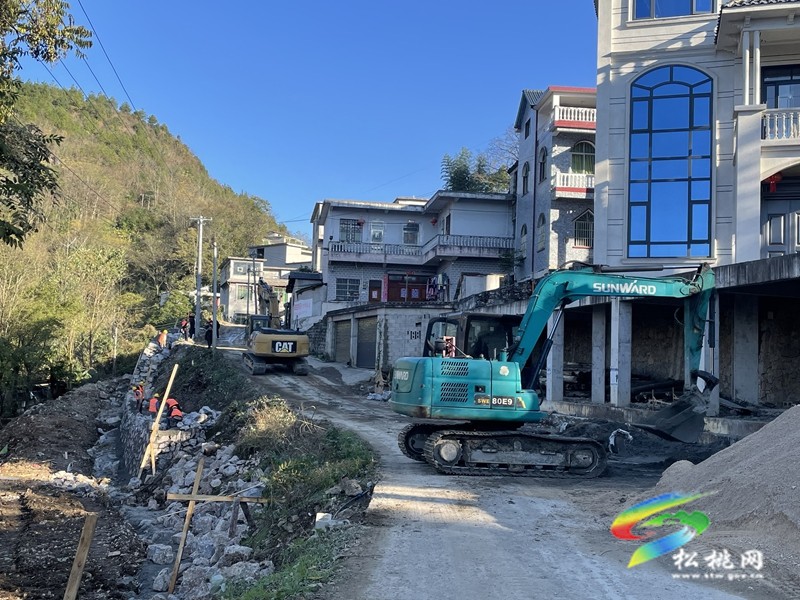 投资600万！松桃盘石镇生态旅游圈交通要道加速建设