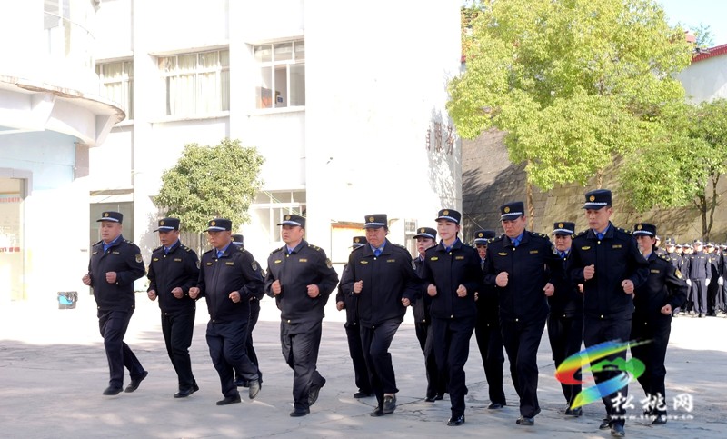强作风 精技能 树形象——2025年度县城市综合执法局队伍队列会操“大比武”举行