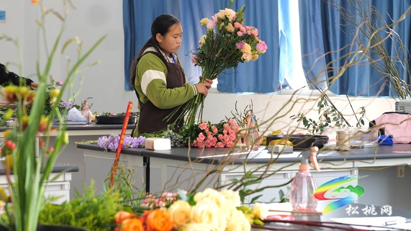 技炫黔东 铜仁市第十四届职业（技工）院校技能大赛松桃赛区“竞”展风采