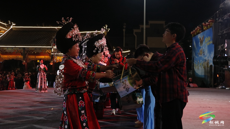 【吃贵州“晚饭”·看松桃村晚】山海同心绘盛景 村晚搭桥话情深——松桃盘信与东莞沙田共赴文化之约