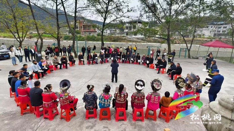 沙坝河乡：宪法宣传进苗寨 民族普法促和谐